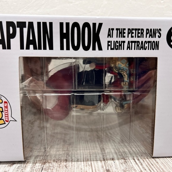 FUNKO POP! WALT DISNEY WORLD 50TH CAPTAIN HOOK AT PETER PAN'S FLIGHT ATTRACTION - Picture 5 of 6